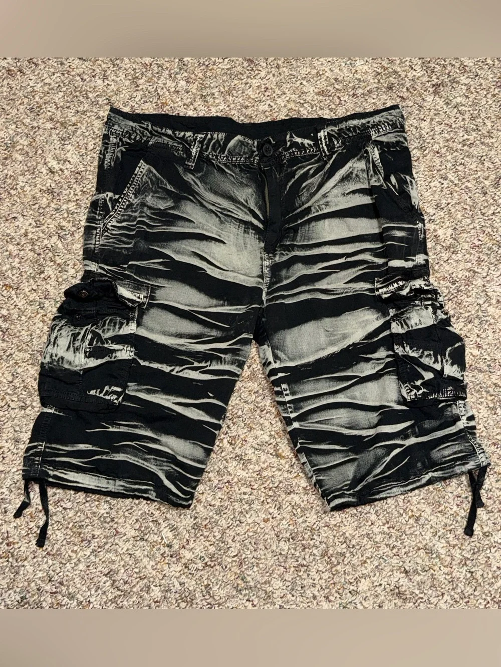 Men's size 36 shorts Black & Gray Washed Cargo Shorts
